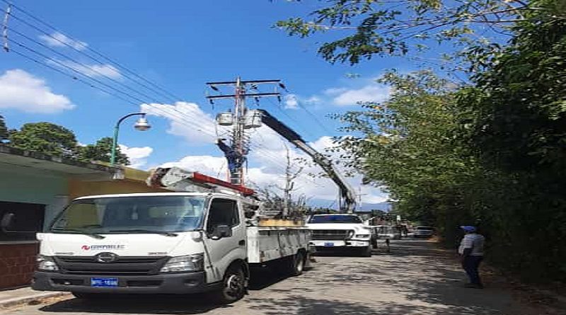 Instalan 11 transformadores en comunidades de Carabobo
