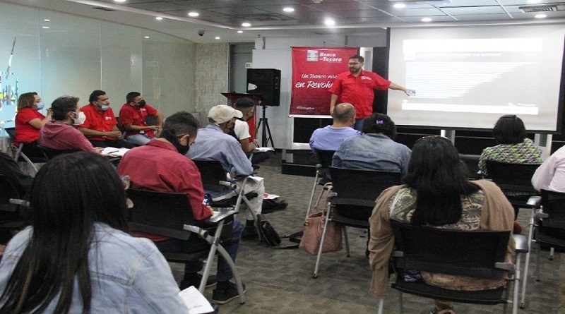 Más de 250 emprendedores se han capacitado en cursos de formación del Banco del Tesoro