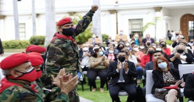 #03Febrero El diputado @Vielmamorapsuv destacó que el 4F fue un movimiento que se gestó para liberar al pueblo venezolano y que enarboló las banderas del bolivarianismo en el país.