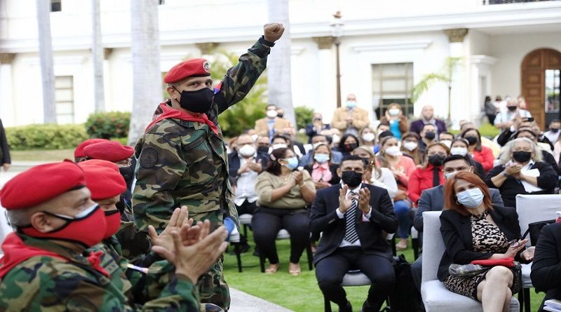 #03Febrero El diputado @Vielmamorapsuv destacó que el 4F fue un movimiento que se gestó para liberar al pueblo venezolano y que enarboló las banderas del bolivarianismo en el país.