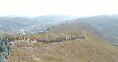 Cadetes de la UMBV recorren la ruta histórica hacia La Victoria