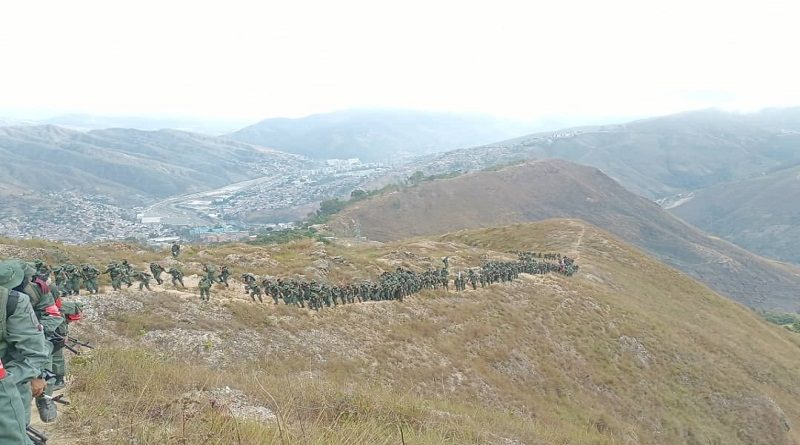 Cadetes de la UMBV recorren la ruta histórica hacia La Victoria
