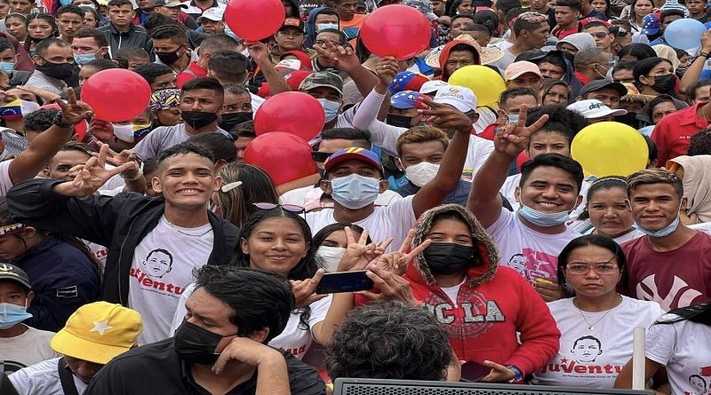 Jefe de Estado destaca la importancia de la juventud en la construcción del futuro del país