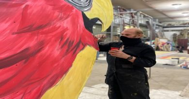 la alcaldesa de Caracas señaló que este 24 de febrero se realizó la la elección del padrino y la madrina de los adultos mayores con la participación de 46 candidatos. 