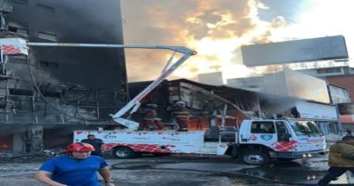 Acumulación de combustible provocó incendio en local comercial en Colinas de Bello Monte
