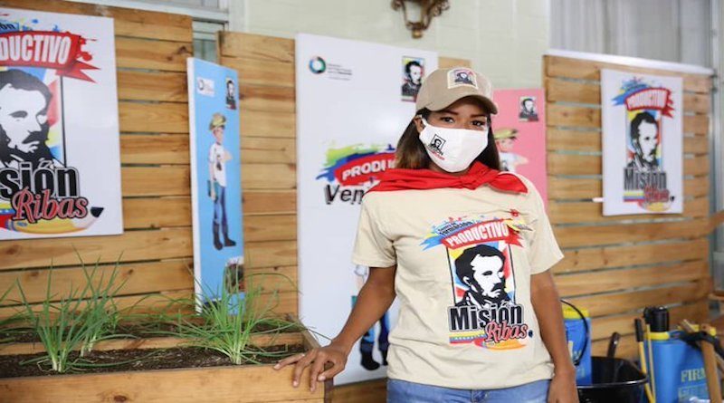 Misión Ribas promueve la cultura de siembra y cría de aves en Barinas