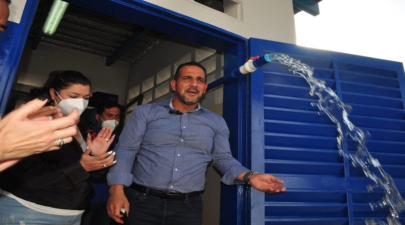 Gobernador Terán inaugura pozo de extracción en el Hospital José Maria Vargas de la Guaira