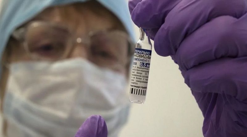 Inician ensayos clínicos con vacuna nasal contra la COVID-19 en Moscú