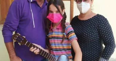 Entregan instrumentos a jóvenes músicos de Iribarren