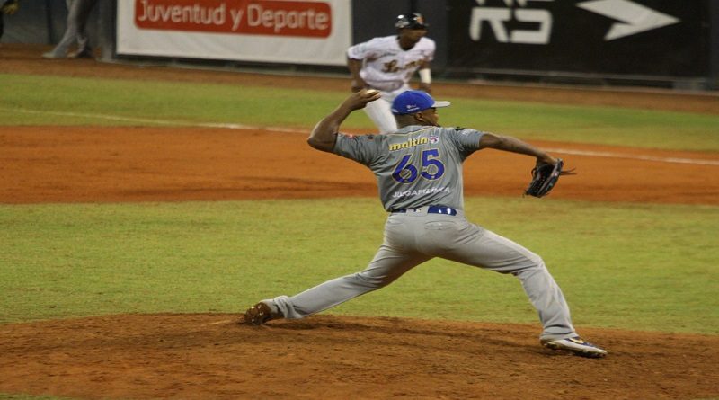Yohander Méndez vestirá la camiseta de los Sultanes de Monterrey
