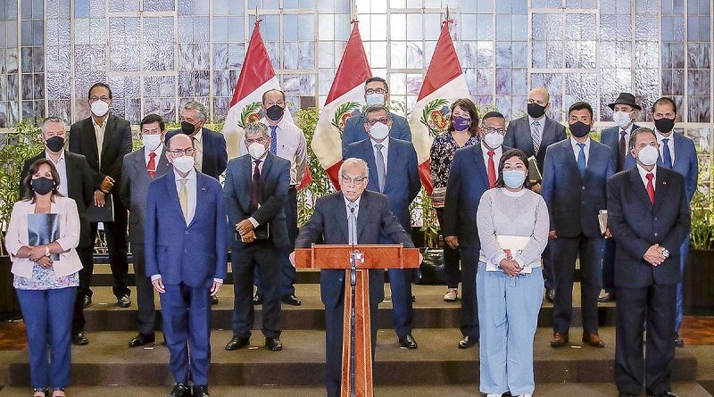Jefe de Gabinete en Perú advierte de un plan de la oposición para generar un golpe de Estado