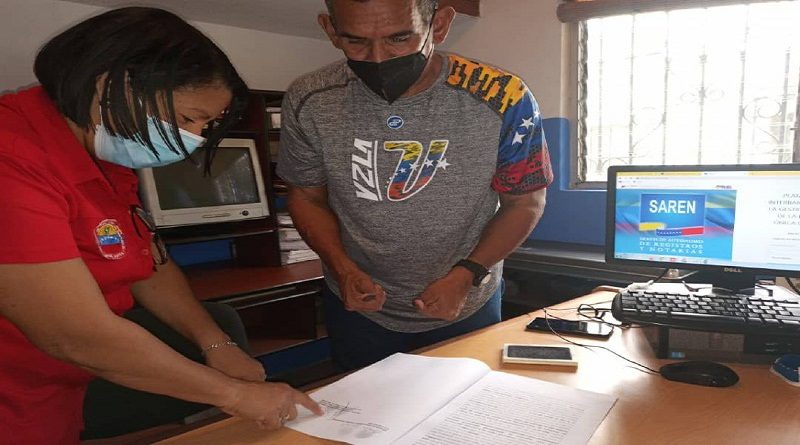 Entregan primeros títulos de tierra en municipio Paz Castillo de Miranda