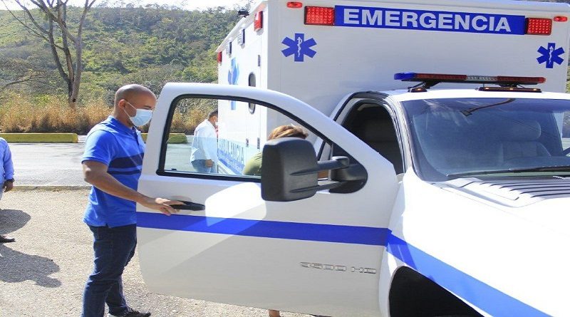 Gobernación de Miranda entregó ambulancia a comunidad de Paracotos