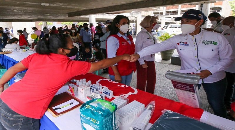 Entregan insumos médicos y equipos para fortalecer sistema de salud de la fuerza trabajadora del sector eléctrico