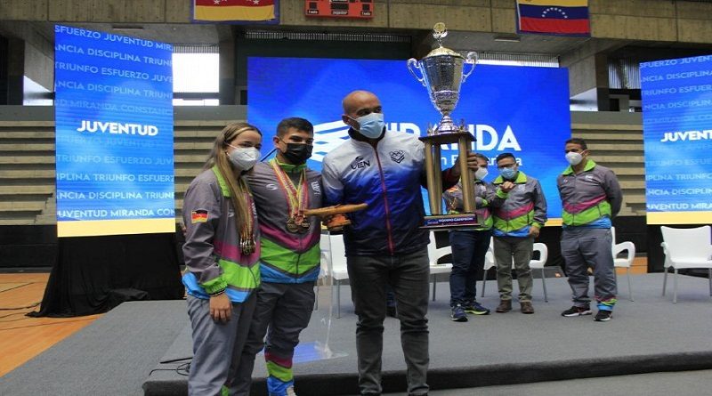 Gobernación reconoce a atletas mirandinos por triunfo en los Juegos Nacionales
