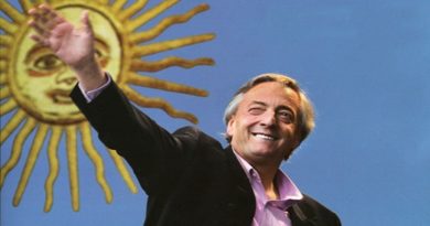 Jefe de Estado recordó a ex presidente Néstor Kirchner a los 72 años del natalicio