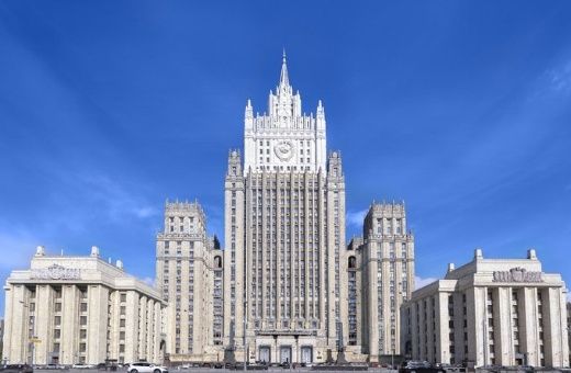 Moscú dice que "las exigencias finales de retirar las tropas de determinadas zonas del territorio ruso, acompañadas de amenazas de sanciones más duras, son inaceptables y socavan las perspectivas de llegar a acuerdos reales". | Foto: Twitter @MFA_Russia