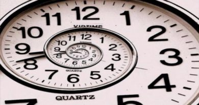 Descubren un universo paralelo donde el tiempo retrocede