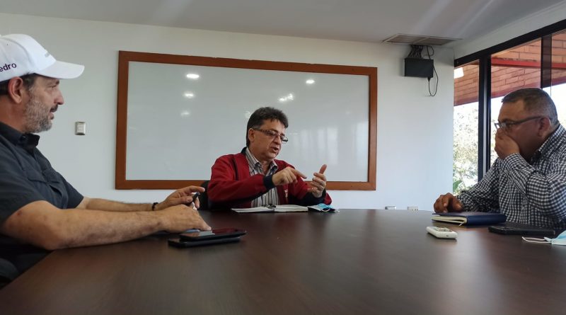 Acuerdan convenio de manejo de la plantación de caucho en Amazonas