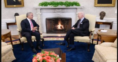 Senador colombiano solicita a Iván Duque que aclare si Colombia almacenará armas nucleares y biológicas de EE.UU.