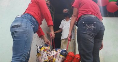 Familias del sector Reny Otolina recibieron combos proteicos en San Félix