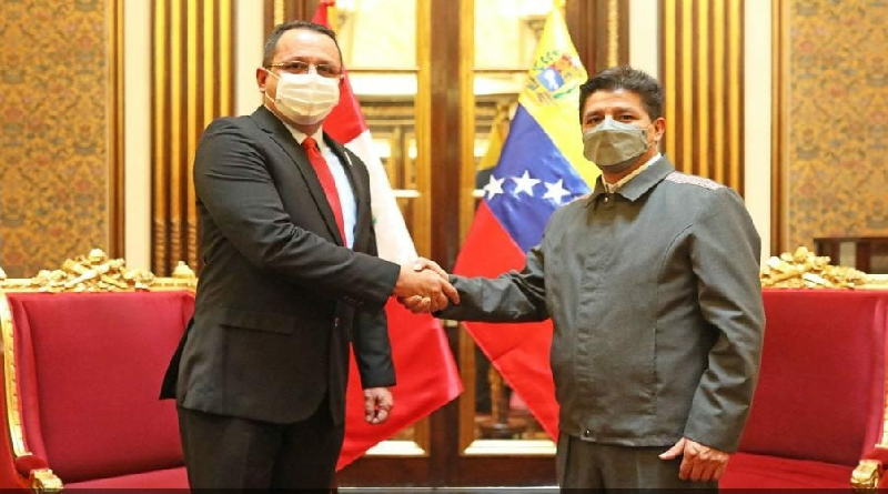Embajador Alexander Yánez entrega Cartas Credenciales al presidente peruano Pedro Castillo
