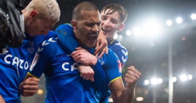 Salomón Rondón anotó dos goles en la victoria del Everton