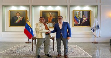 Canciller Félix Plasencia saluda a embajador de Indonesia a su retornó al país