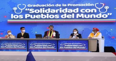 Presidente Maduro propone traer mil estudiantes colombianos para graduarlos como médicos integrales