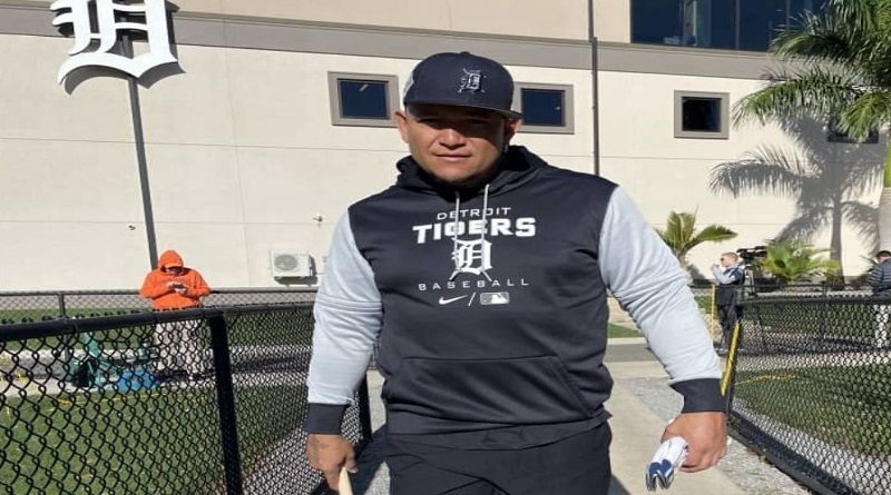 Miguel Cabrera llega a los campos de entrenamiento