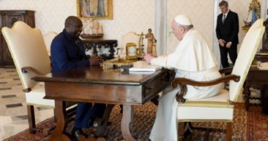 Papa Francisco sostiene encuentro con presidente de Burundi
