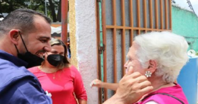 El programa social “Una Estrella de Mar” que impulsa Gobierno Bolivariano en el estado La Guaira, tiene la finalidad de atender de forma gratuita a los sectores vulnerables de la jurisdicción, realizando jornadas integrales con rehabilitación de fachadas, entrega de medicinas, alimento, entre otros beneficios.