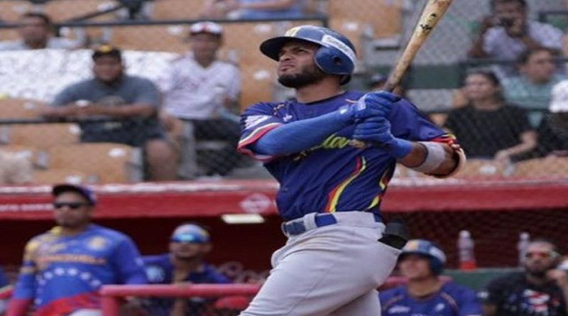 Ángel Reyes vestirá la camiseta de los Rieleros de Aguascalientes en la Liga Mexicana de Béisbol