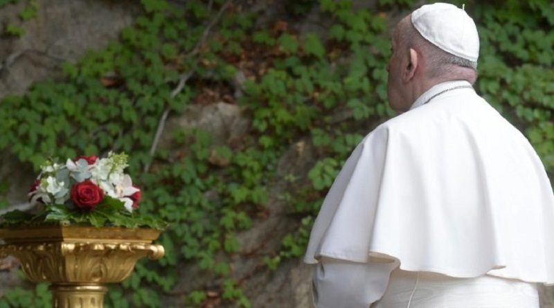 El Papa reza para que los gobernantes comprendan que «comprar armas no es la solución sino trabajar por la paz”