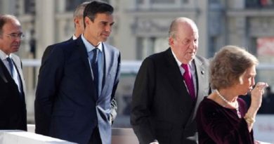 Jefe del Gobierno Español exige explicaciones al rey emérito tras el informe de la Fiscalía