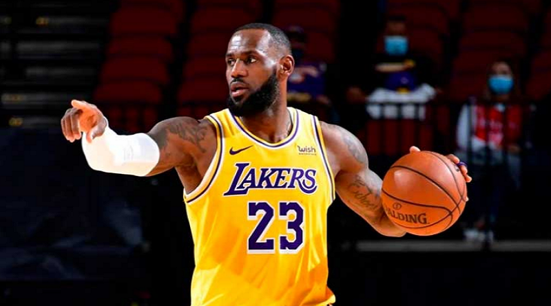 LeBron James acapara elogios en la NBA a sus 37 años