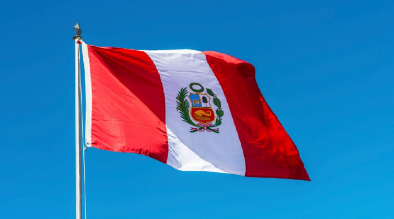 Perú celebra reapertura de escuelas públicas tras dos años de cierre