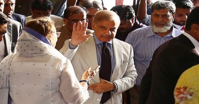 Pakistán forma un nuevo Gabinete de ministros entre incertidumbre política