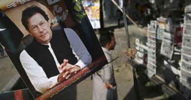 Primer ministro de Pakistán es destituido tras moción de censura
