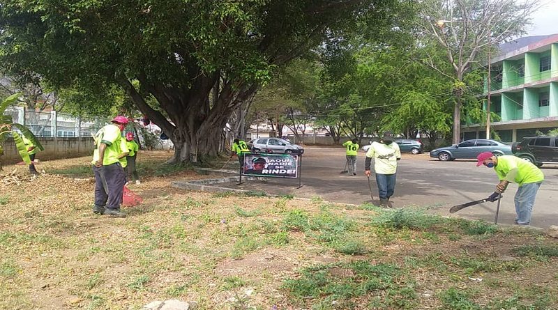 Carabobo Te Quiero refuerza jornadas de desmalezado en planteles educativos
