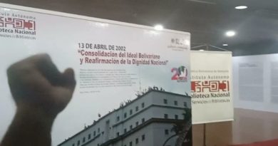 Inauguran exposición alusiva a golpe militar contra el Comandante Chávez