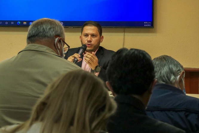 l viceministro de Economía Productiva, Ricardo Javier Sánchez sostuvo una reunión con los agremiados y fundadores de la Cámara Venezolana de la Industria de Alimentos (Cavidea) con la finalidad fortalecer el diálogo con los distintos sectores productivos del país.