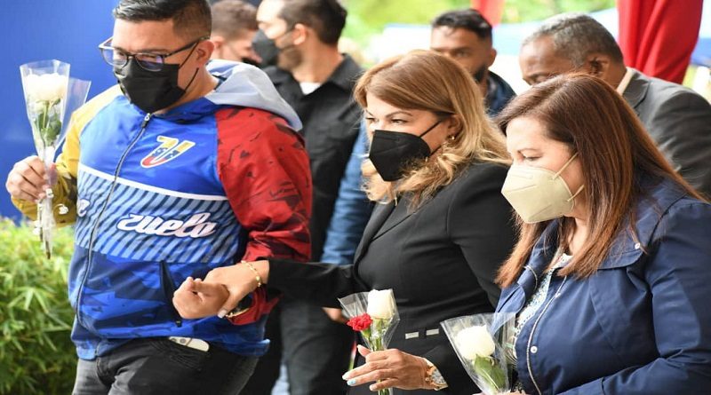 Rinden homenaje a “El profe” al primer año de su fallecimiento