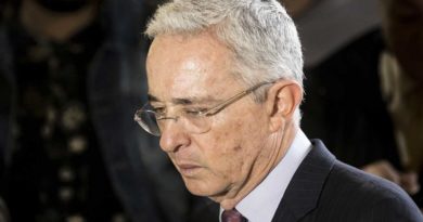 En Colombia allanan el camino para enjuiciar al expresidente Álvaro Uribe