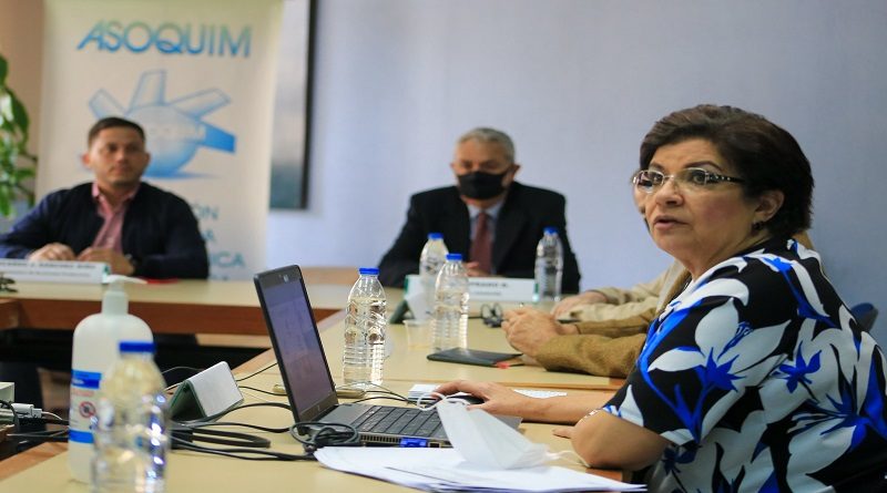 Industria química y petroquímica impulsan aumento de la producción nacional