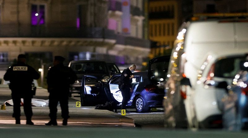 Al menos dos fallecidos y un herido tras manifestaciones contra Macron en París
