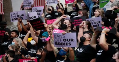 Promulgan ley en Florida que prohíbe el aborto después de 15 semanas de embarazo