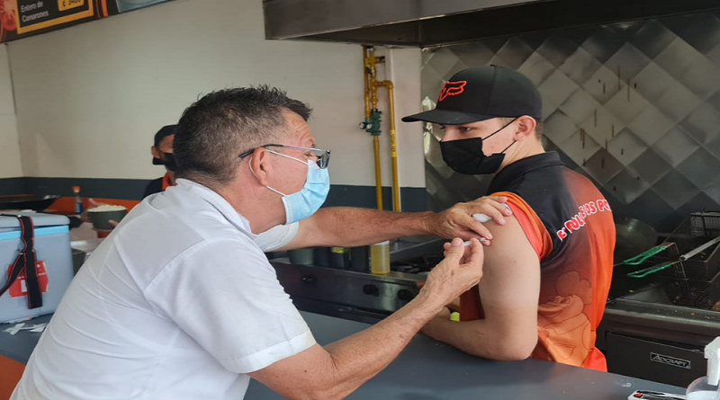 Costa Rica mantendrá vacunación antiCOVID-19 en Semana Santa