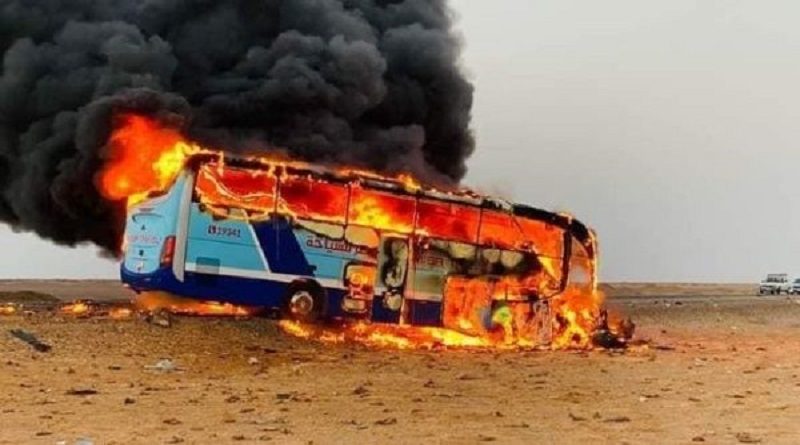 Choque de autobús turístico deja al menos 10 fallecidos en Egipto