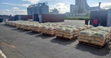 Mil 765 toneladas de alimentos y maquinarias fueron exportadas desde Puerto Seco en Lara